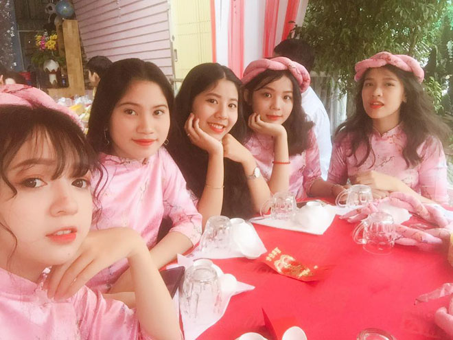 Ngắm dàn thiếu nữ bê tráp xinh như hoa này, ai cũng tự hỏi, có phải Đắk Lắk là vùng đất của mỹ nhân không?